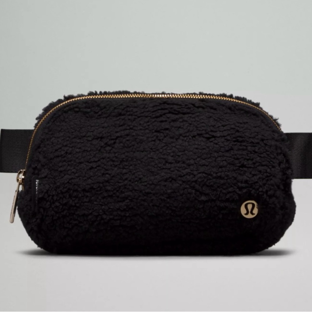 NWT Lululemon Everywhere Belt Bag 1L Fleece Black